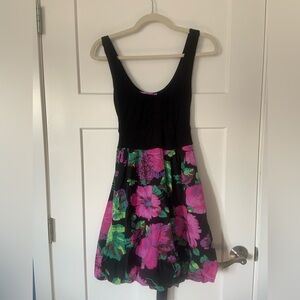 Casual summer dress black and floral